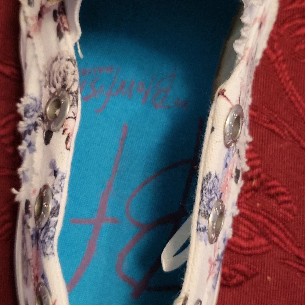 Blowfish distressed floral denim shoes - Picture 7 of 9
